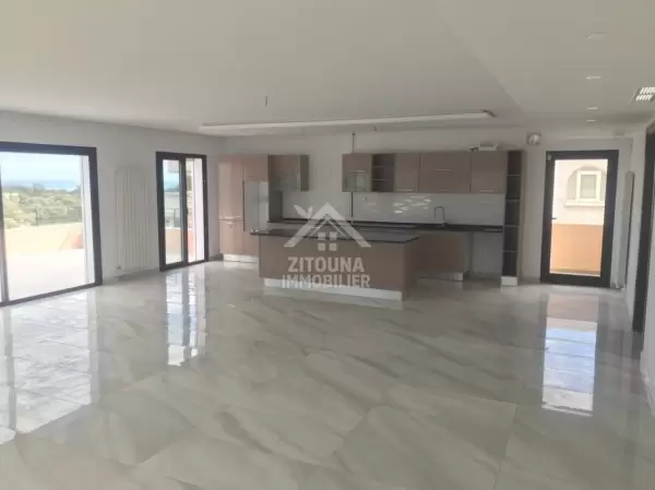A louer un beau Penthouse à Gammarth supérieur