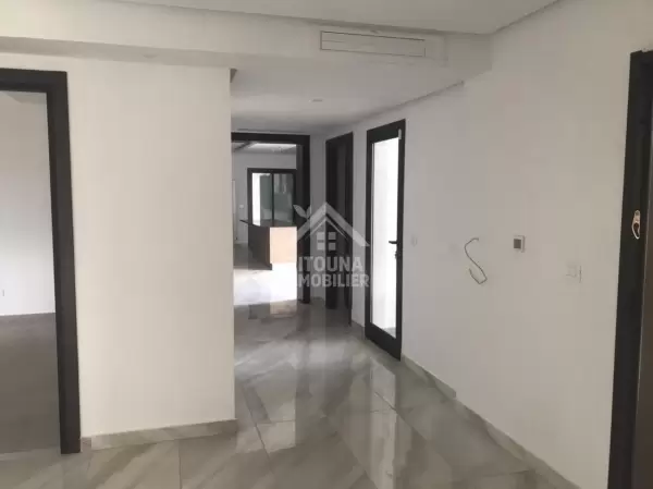 A louer un beau Penthouse à Gammarth supérieur