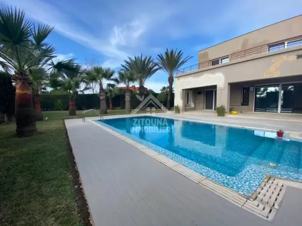 A louer une belle villa au Golf de Gammarth