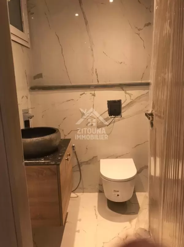 A louer un bel appartement avec vue sur mer à la Marsa cube