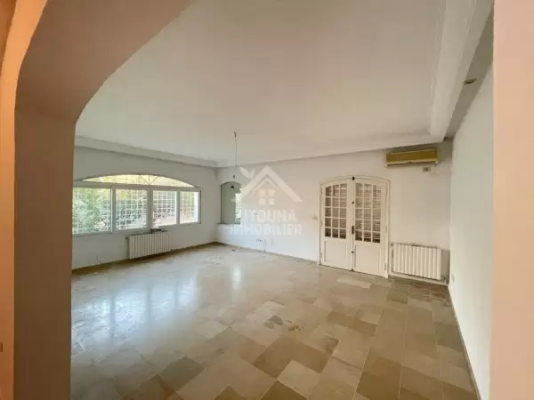 Rez de chaussée de villa à louer à La Marsa