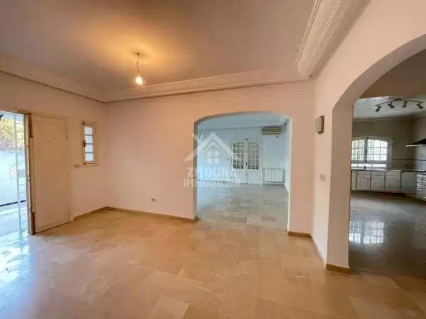 Rez de chaussée de villa à louer à La Marsa