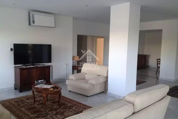 À Louer : Rez-de-Chaussée de Villa de Prestige à Gammarth