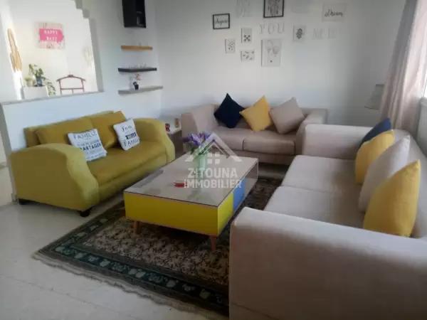 A louer un bel étage de villa avec une entrée indépendante à La Marsa Ville