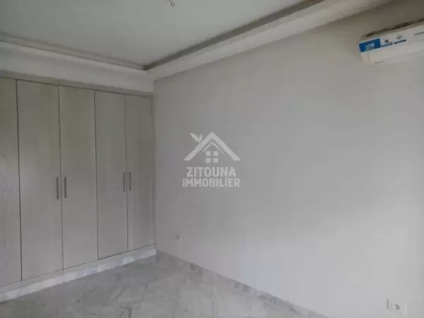 A Louer un bel appartement jamais habité à La Marsa Ville
