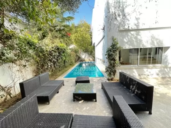A louer une villa de maitre à Carthage Salambo