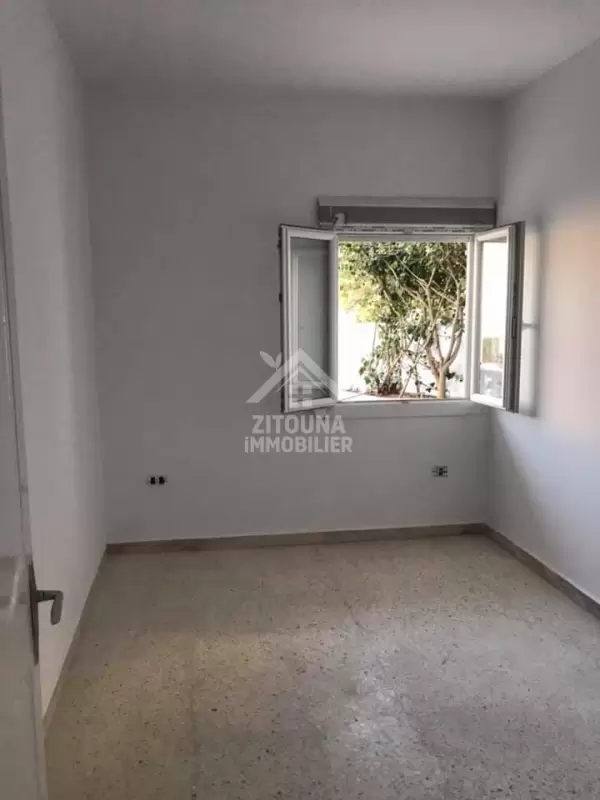 A louer un étage de villa à Sidi Bousaid dans un quartier résidentiel