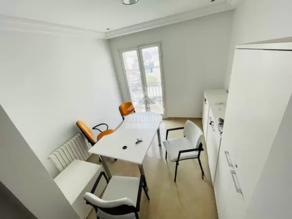 A louer un appartement à usage bureautique à la Marsa ville