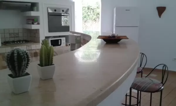 A louer pour courtes durées une villa avec piscine et jardin à Hammamet
