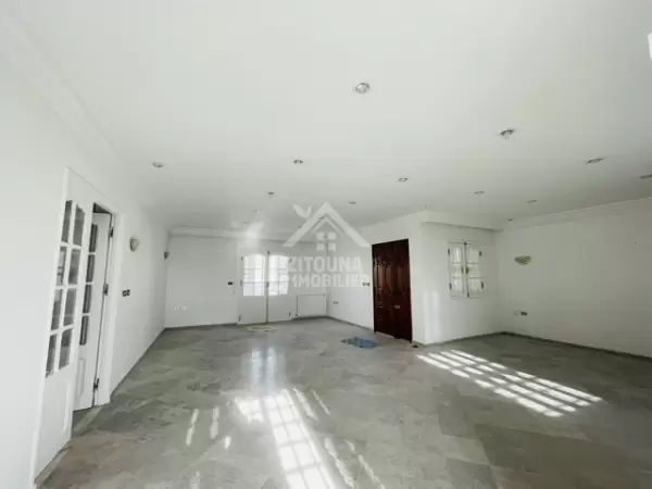 A louer un étage de villa à la Marsa
