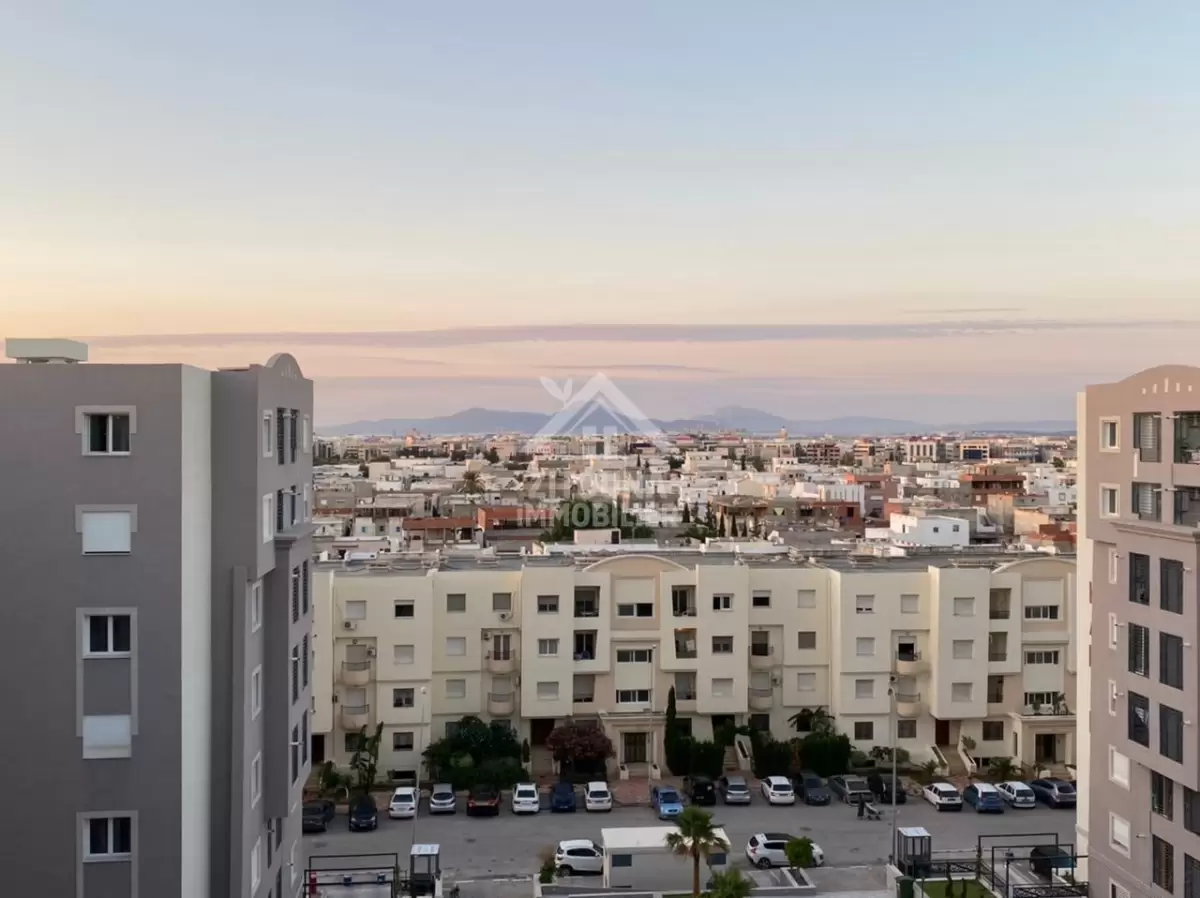 un coquet appartement s+1 fraîchement meublé à cité Essalama
