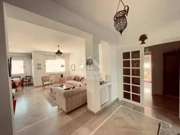 A louer un appartement spacieux de trois chambres à coucher à la Marsa