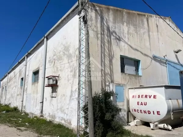 Un entrepôt à louer à la soukra de 1530 m2