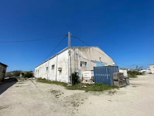 Un entrepôt à louer à la soukra de 1530 m2