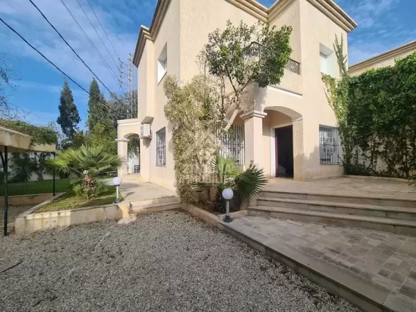 Villa à louer à La Soukra