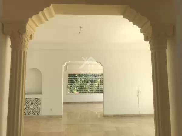 À louer une villa avec piscine à Gammarth Supérieur