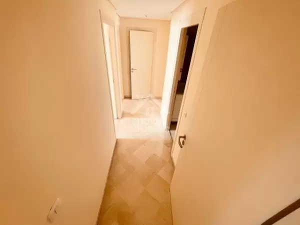 Un bel appartement très bien situé à louer vide ou meublé au lac 1