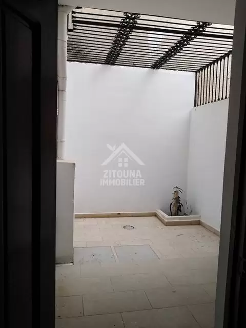 A louer un rez-de-chaussée de villa avec entrée indépendante à Carthage