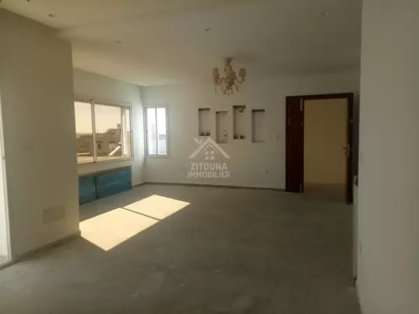A louer un bel étage de villa à La Marsa Stade
