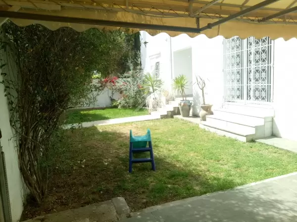 A louer un Rez de chaussée de villa S+3 à la Marsa