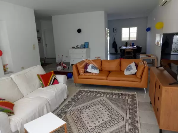 A louer un Rez de chaussée de villa S+3 à la Marsa