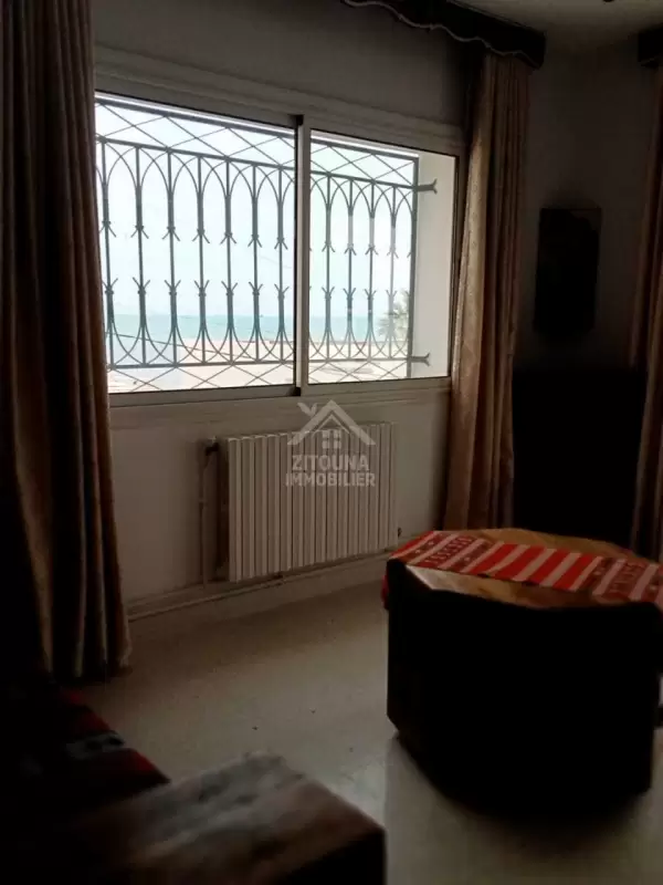 A louer un bel Appartement s+2 meublé avec vue sur mer à La Marsa Corniche