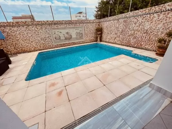 A louer un beau duplex meublé avec piscine à la Marsa