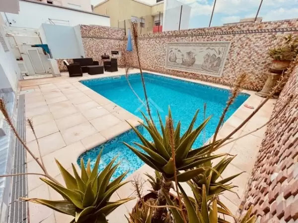 A louer un beau duplex meublé avec piscine à la Marsa