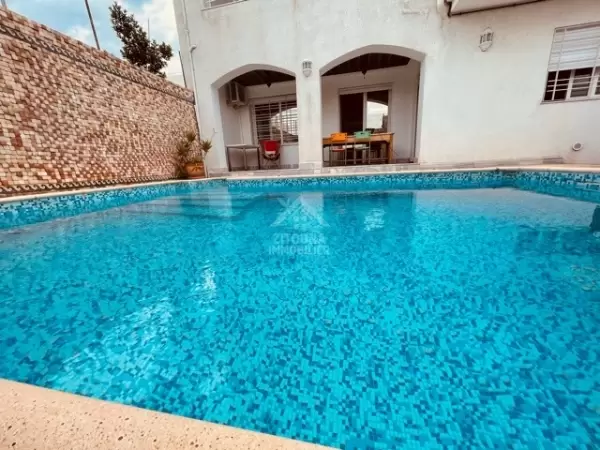 A louer un beau duplex meublé avec piscine à la Marsa