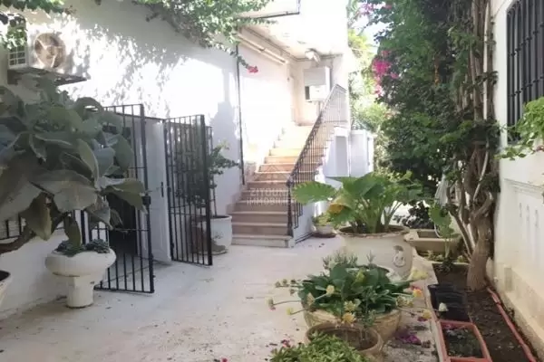A louer une maison typique à Carthage