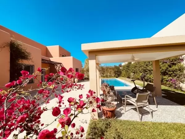 A louer une belle villa de style hacienda à La Soukra