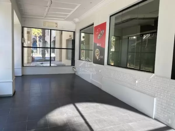 A louer un salon de thé au Lac 1