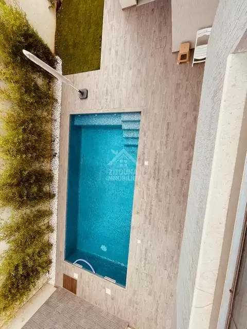 A Louer une belle Villa avec piscine à la Marsa