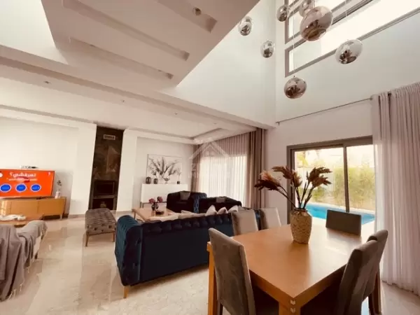 A Louer une belle Villa avec piscine à la Marsa