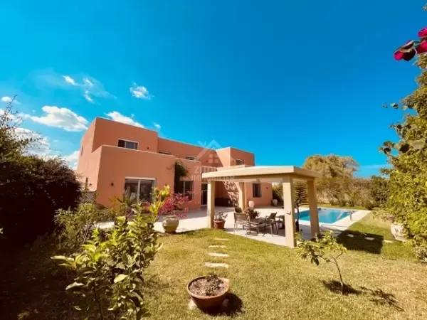A vendre une belle villa de style hacienda à La Soukra