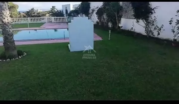 A Vendre une villa prestigieuse à Bizerte