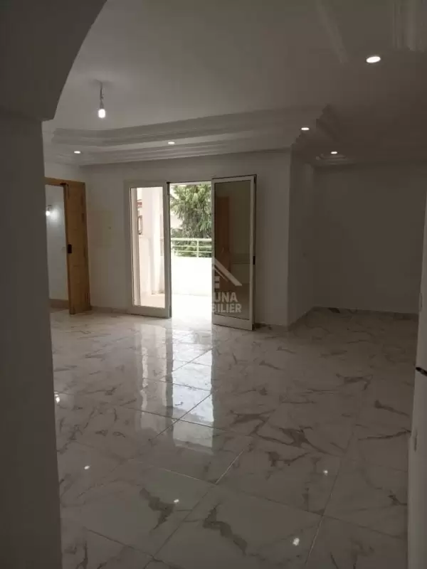 A louer un étage de villa jamais habité à Gammarth Village