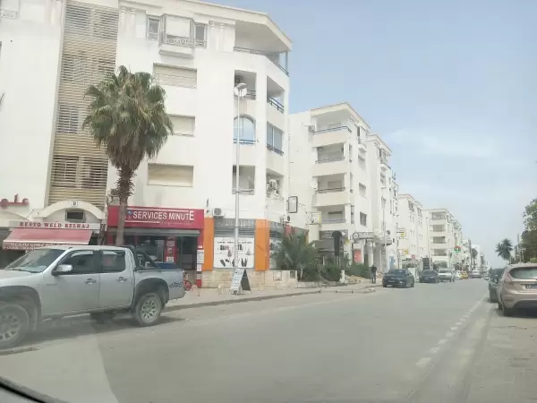 vente showroom aux berges du lac 1