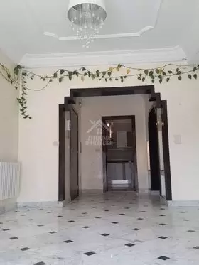 A louer un appartement S+3 aux Berges du Lac 1