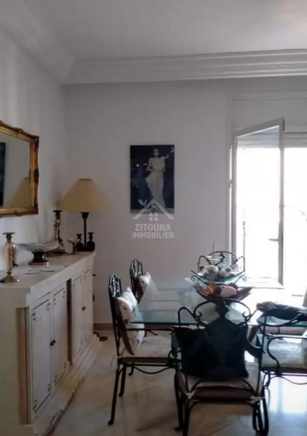 A Vendre un Appartement à l'aouina Soukra