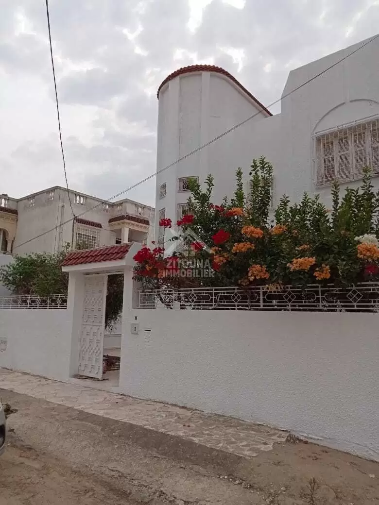 A louer une villa S+4 à La Marsa