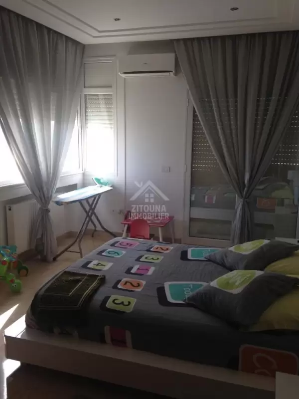 A louer une belle villa avec piscine à La Soukra Chotrana 3