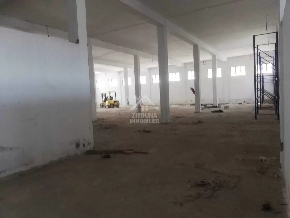 Dépôt à Vendre à la zone portuaire de Rades
