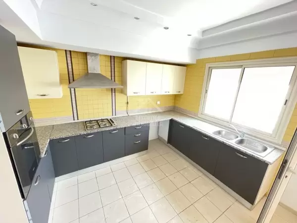 un bel appartement S+3 à louer Lac 2