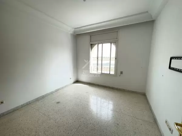 Un appartement S+4 à louer à la Soukra