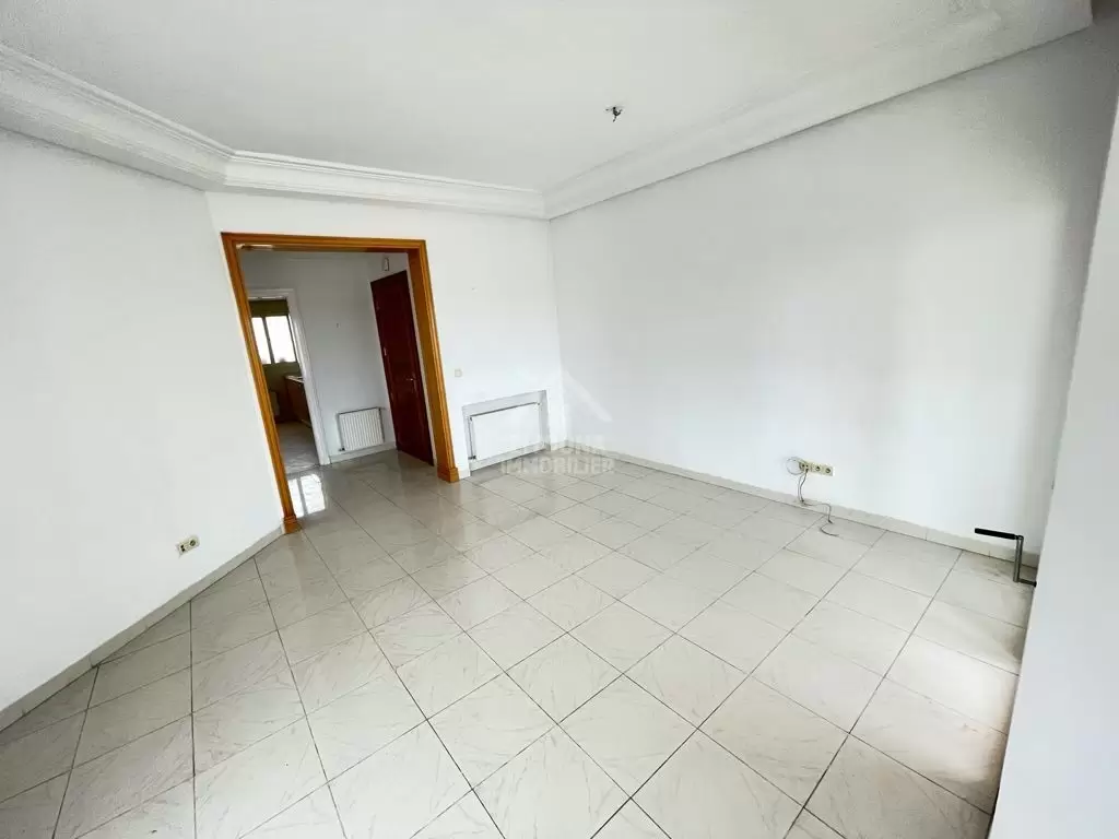 Un appartement S+4 à louer à la Soukra