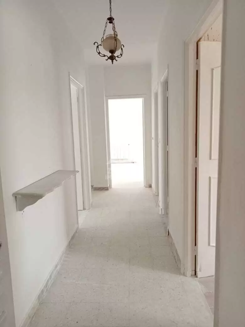 A Louer un appartement S3 non meublé à La Marsa Plage