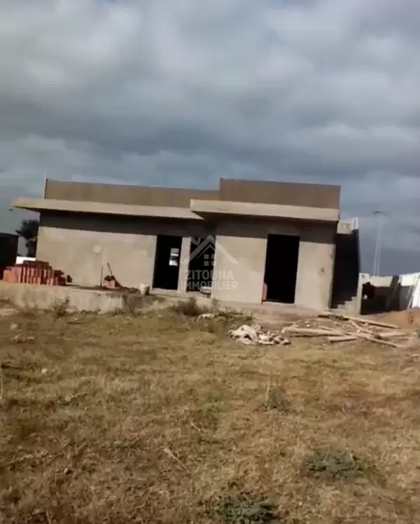 Maison inachevée à vendre dans la region de ELHAWARIA à SIDI DAOUD