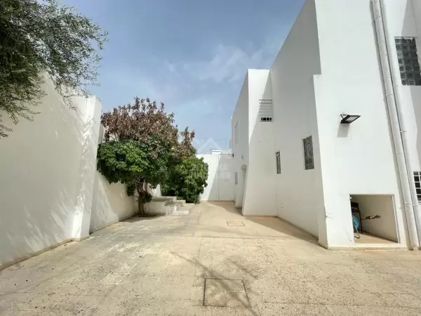 Une villa à vendre à Manzah 8