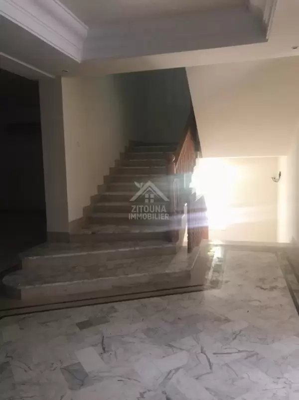 A louer une villa de charme avec piscine à Gammarth